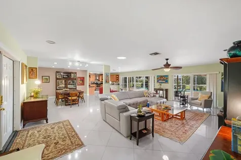 6207 Royal Poinciana Lane Tamarac FL 33319