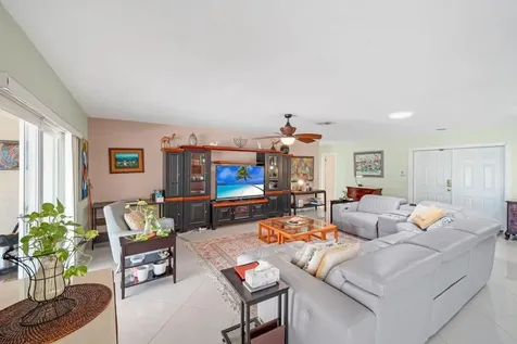 6207 Royal Poinciana Lane Tamarac FL 33319