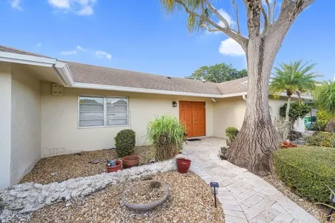 6207 Royal Poinciana Lane Tamarac FL 33319