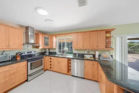 6207 Royal Poinciana Lane Tamarac FL 33319