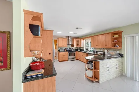6207 Royal Poinciana Lane Tamarac FL 33319