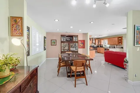 6207 Royal Poinciana Lane Tamarac FL 33319