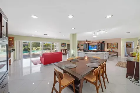 6207 Royal Poinciana Lane Tamarac FL 33319