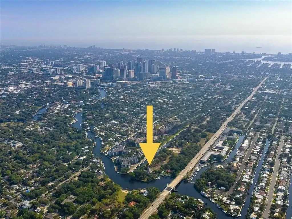 1136 Pina Del Rio Fort Lauderdale FL 33315