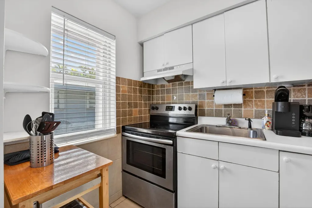 1932 NE 7th Street Deerfield Beach FL 33441