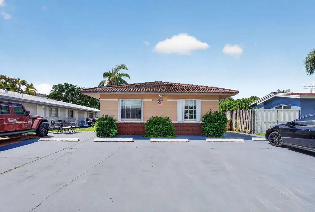 1932 NE 7th Street Deerfield Beach FL 33441