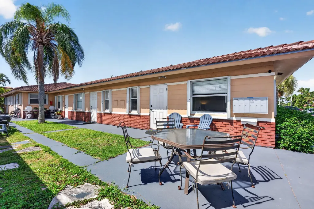 1932 NE 7th Street Deerfield Beach FL 33441