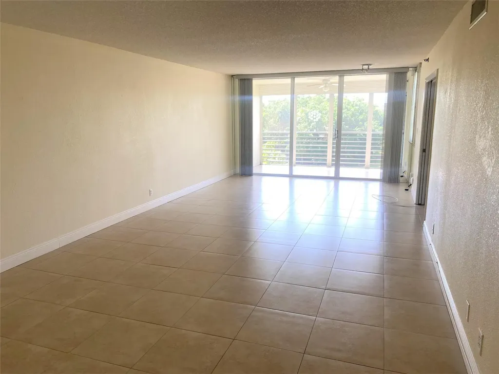 3510 Oaks Way Pompano Beach FL 33069