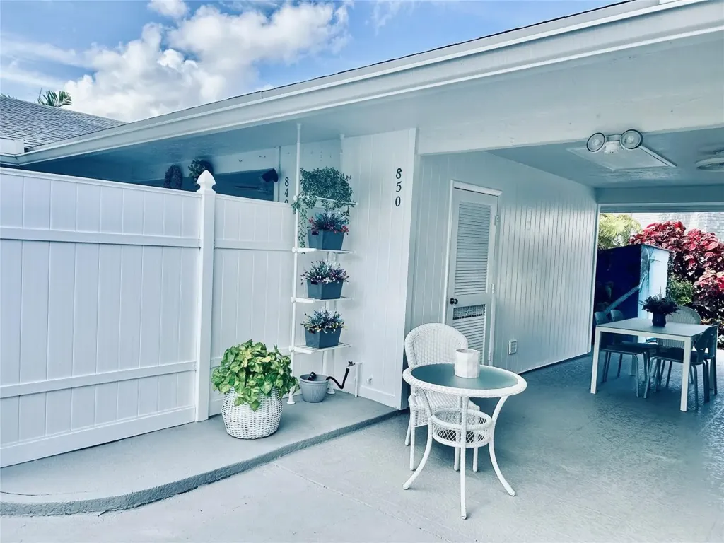 850 Meadowlark Lane Delray Beach FL 33445