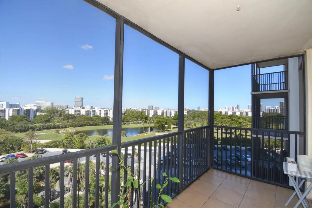 20301 W Country Club Drive Aventura FL 33180
