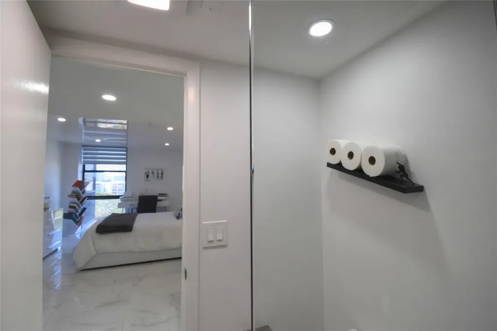 20301 W Country Club Drive Aventura FL 33180