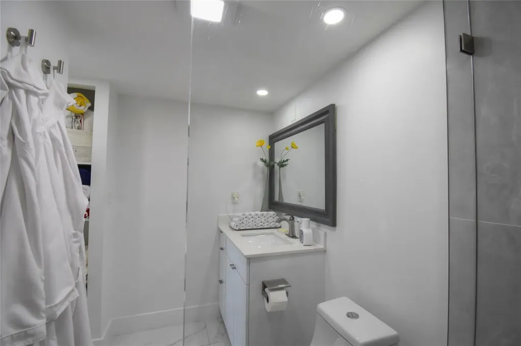 20301 W Country Club Drive Aventura FL 33180