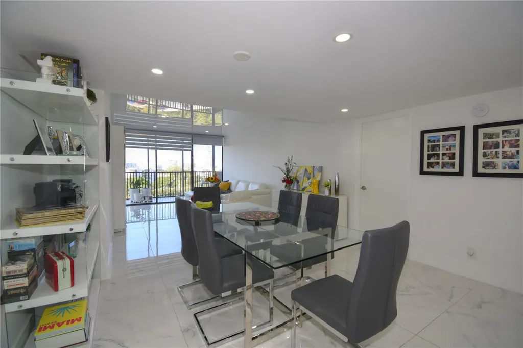20301 W Country Club Drive Aventura FL 33180