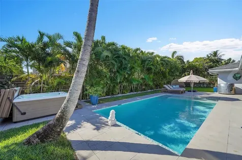 872 Appleby Street Boca Raton FL 33487