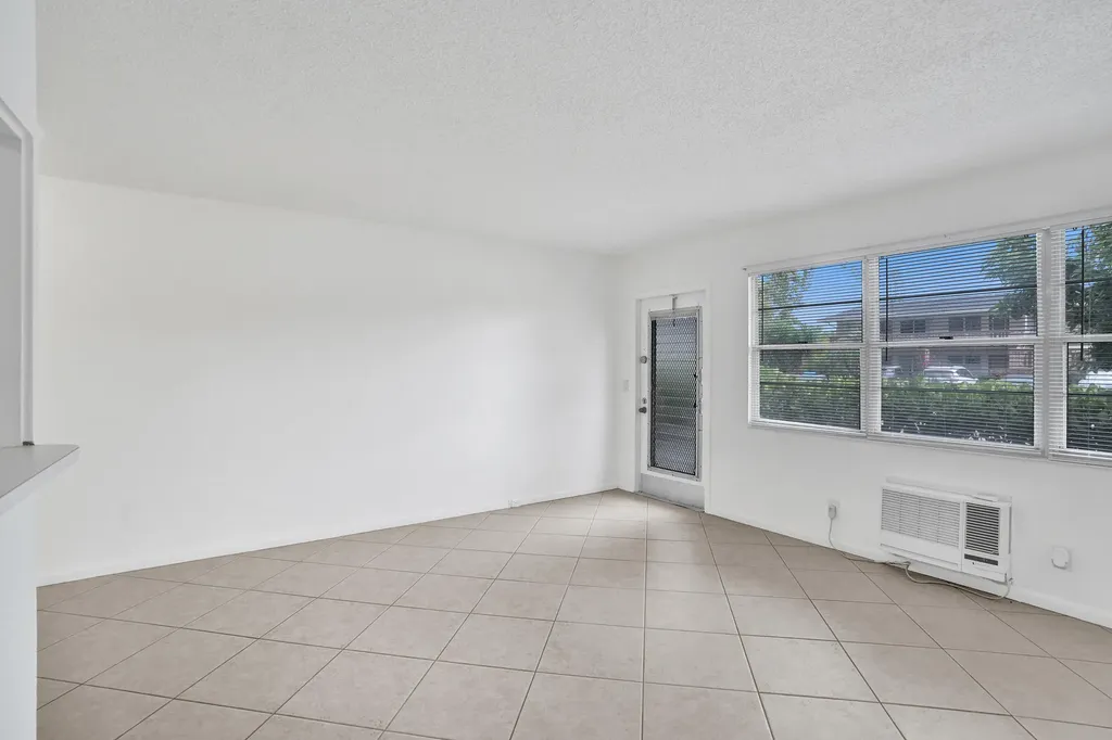 91 Tilford Deerfield Beach FL 33442