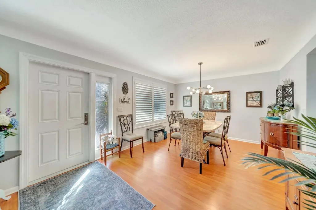 2611 NE 53rd Street Lighthouse Point FL 33064