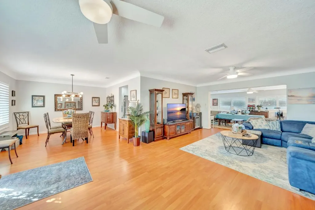 2611 NE 53rd Street Lighthouse Point FL 33064