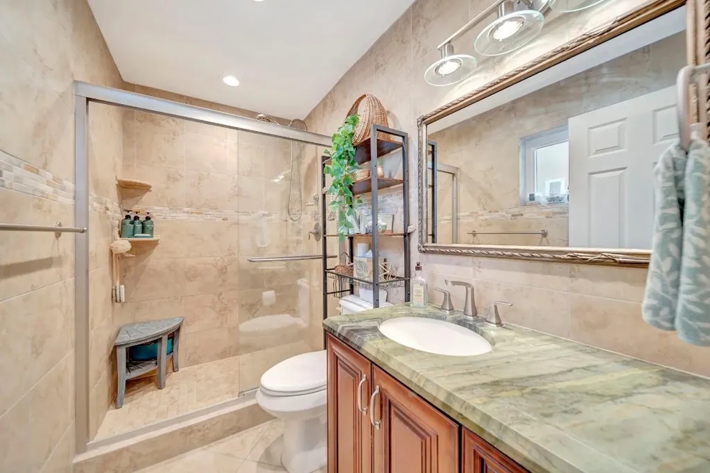 2611 NE 53rd Street Lighthouse Point FL 33064