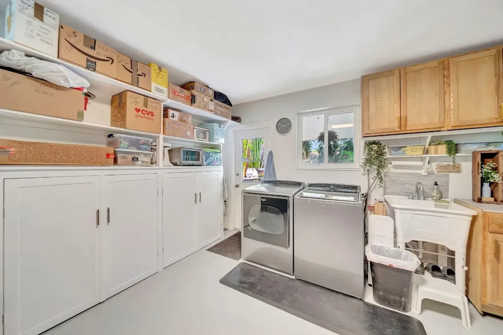 2611 NE 53rd Street Lighthouse Point FL 33064