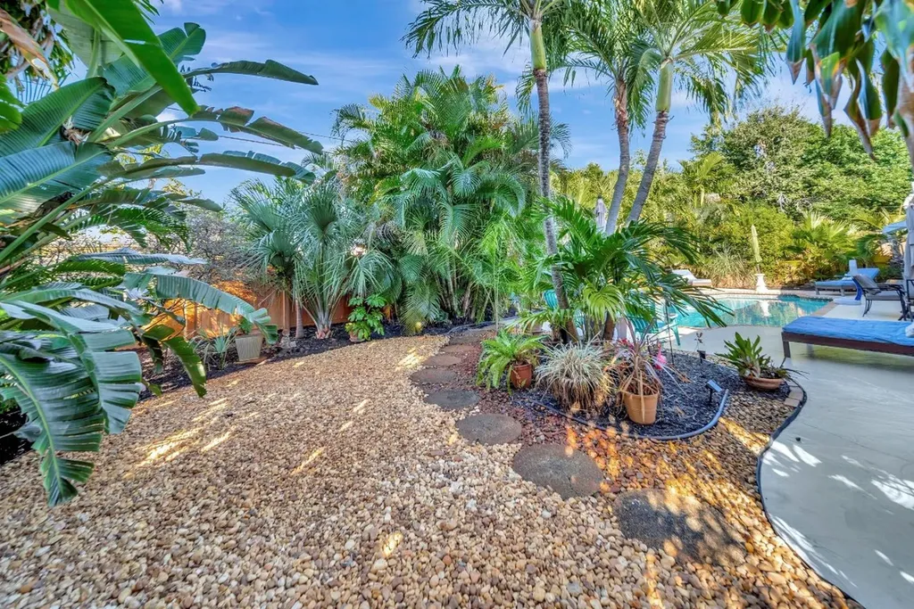 2611 NE 53rd Street Lighthouse Point FL 33064