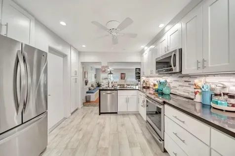 2611 NE 53rd Street Lighthouse Point FL 33064