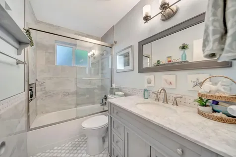 2611 NE 53rd Street Lighthouse Point FL 33064