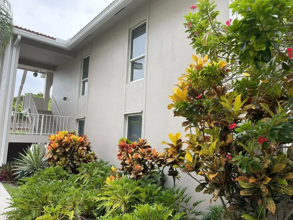 250 NE 20th Street Boca Raton FL 33431