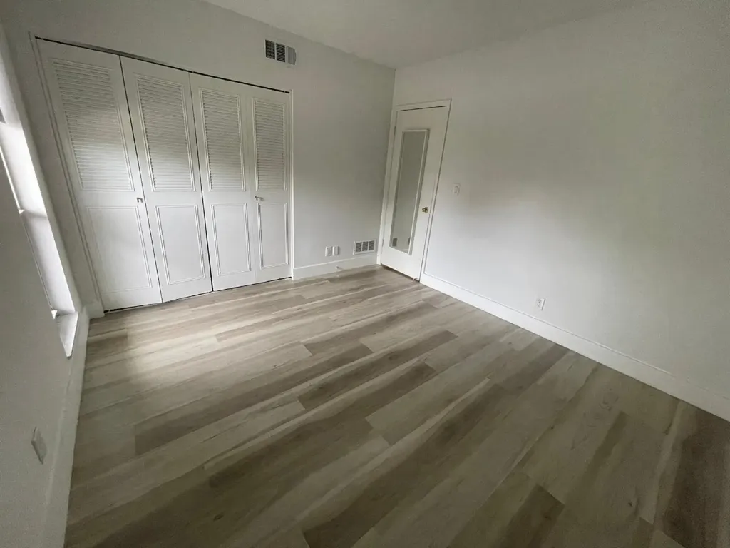 250 NE 20th Street Boca Raton FL 33431