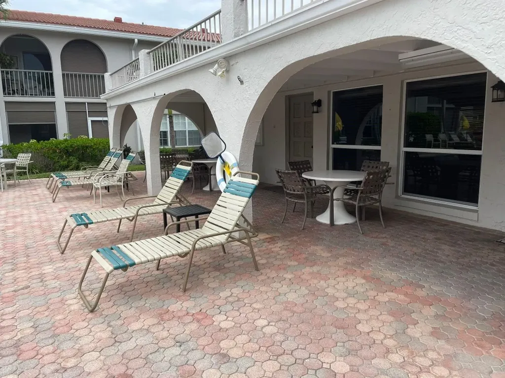 250 NE 20th Street Boca Raton FL 33431