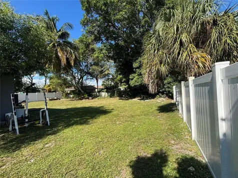 935 NE 33rd Street Oakland Park FL 33334