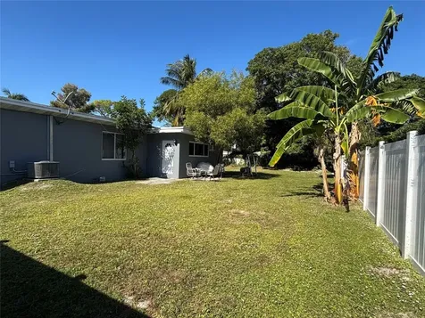 935 NE 33rd Street Oakland Park FL 33334