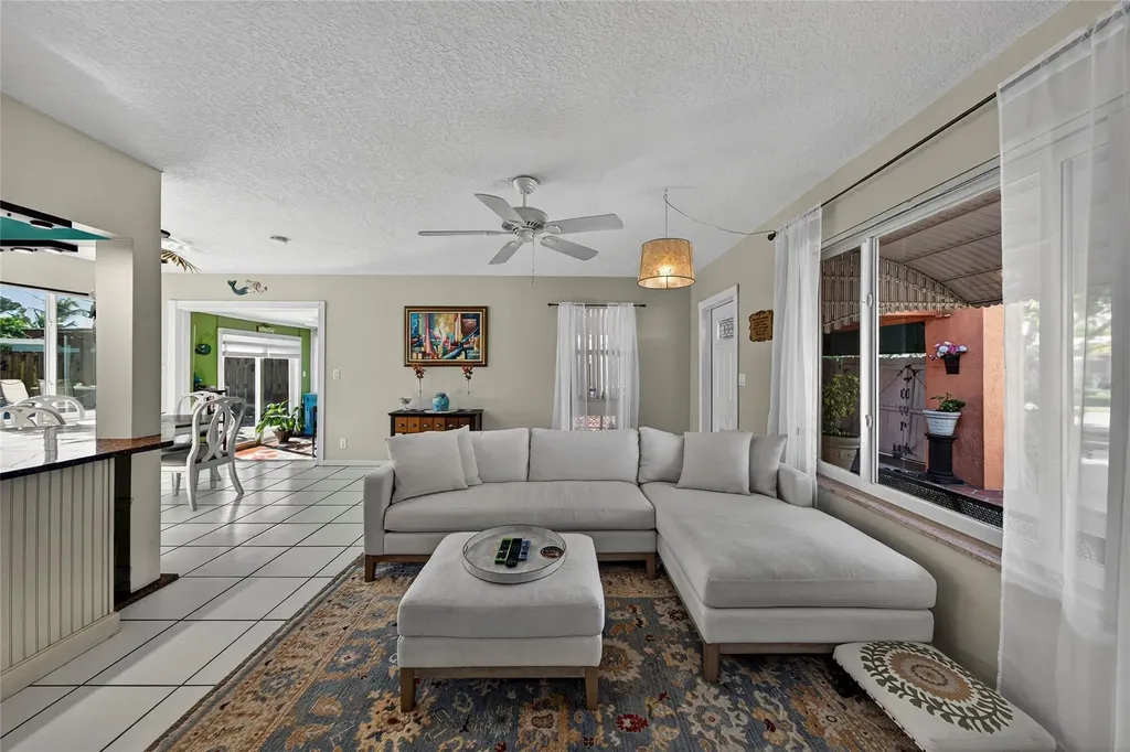 40 SW 9th Court Pompano Beach FL 33060