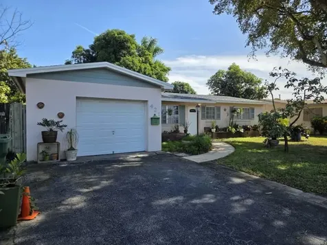 421 NW 76th Terrace Pembroke Pines FL 33024