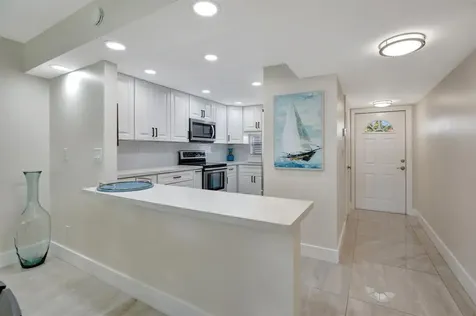 9720 S Hollybrook Lake Drive Pembroke Pines FL 33025