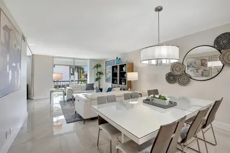9720 S Hollybrook Lake Drive Pembroke Pines FL 33025