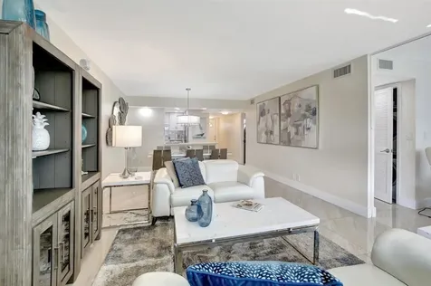 9720 S Hollybrook Lake Drive Pembroke Pines FL 33025