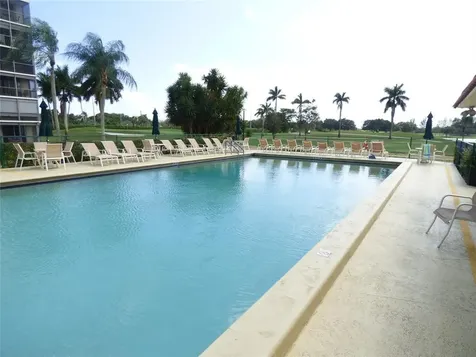 9720 S Hollybrook Lake Drive Pembroke Pines FL 33025