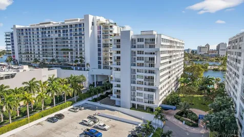 1160 N Federal Highway Fort Lauderdale FL 33304