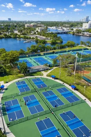 1160 N Federal Highway Fort Lauderdale FL 33304