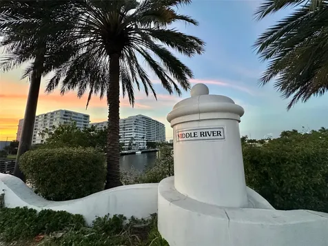 1160 N Federal Highway Fort Lauderdale FL 33304