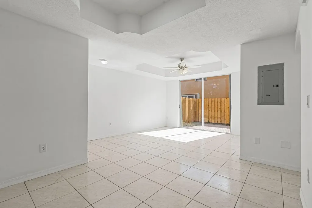 8520 NW 139th Terrace Miami Lakes FL 33016