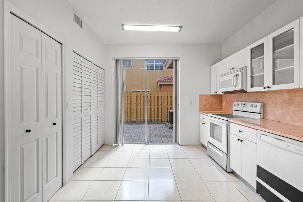 8520 NW 139th Terrace Miami Lakes FL 33016