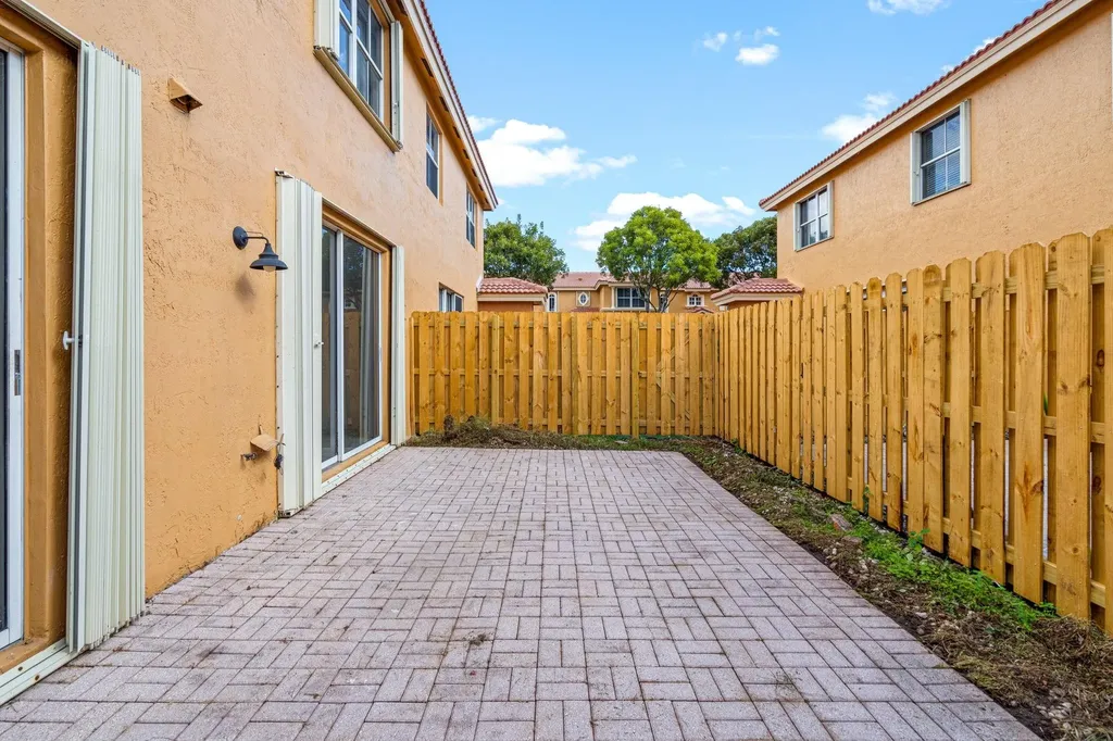 8520 NW 139th Terrace Miami Lakes FL 33016