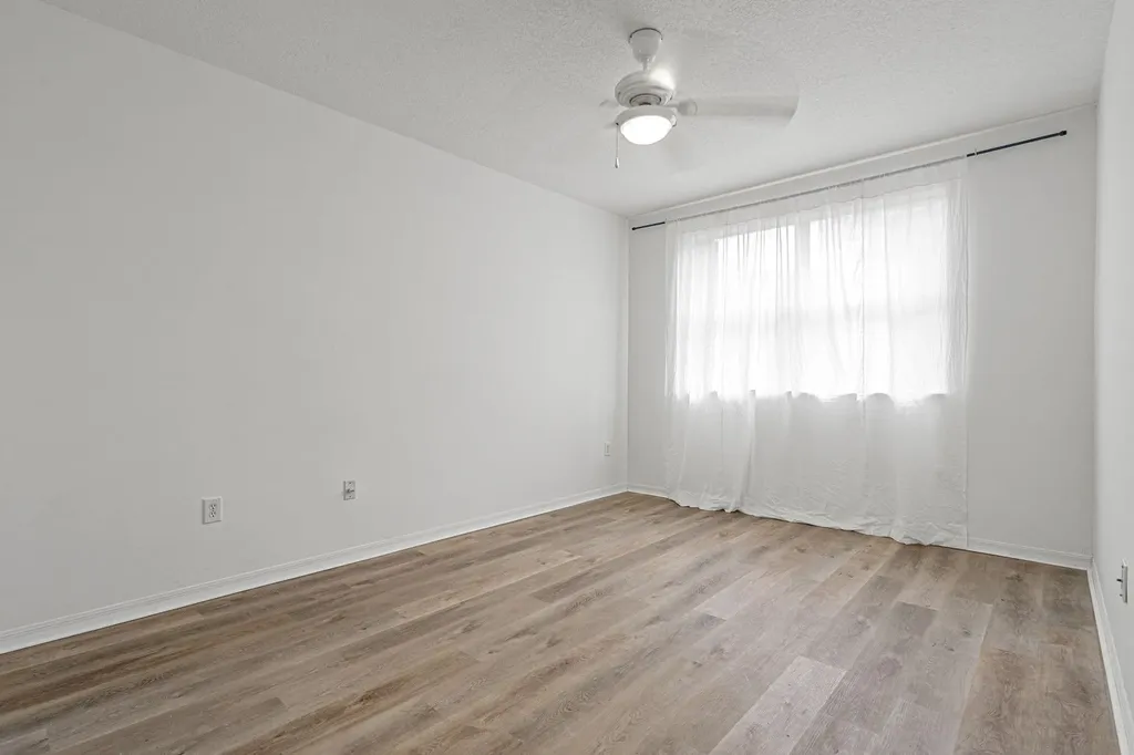 8520 NW 139th Terrace Miami Lakes FL 33016