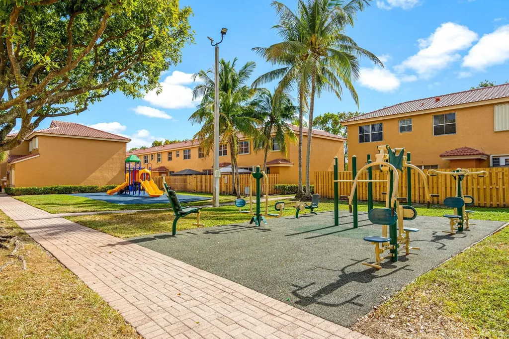 8520 NW 139th Terrace Miami Lakes FL 33016