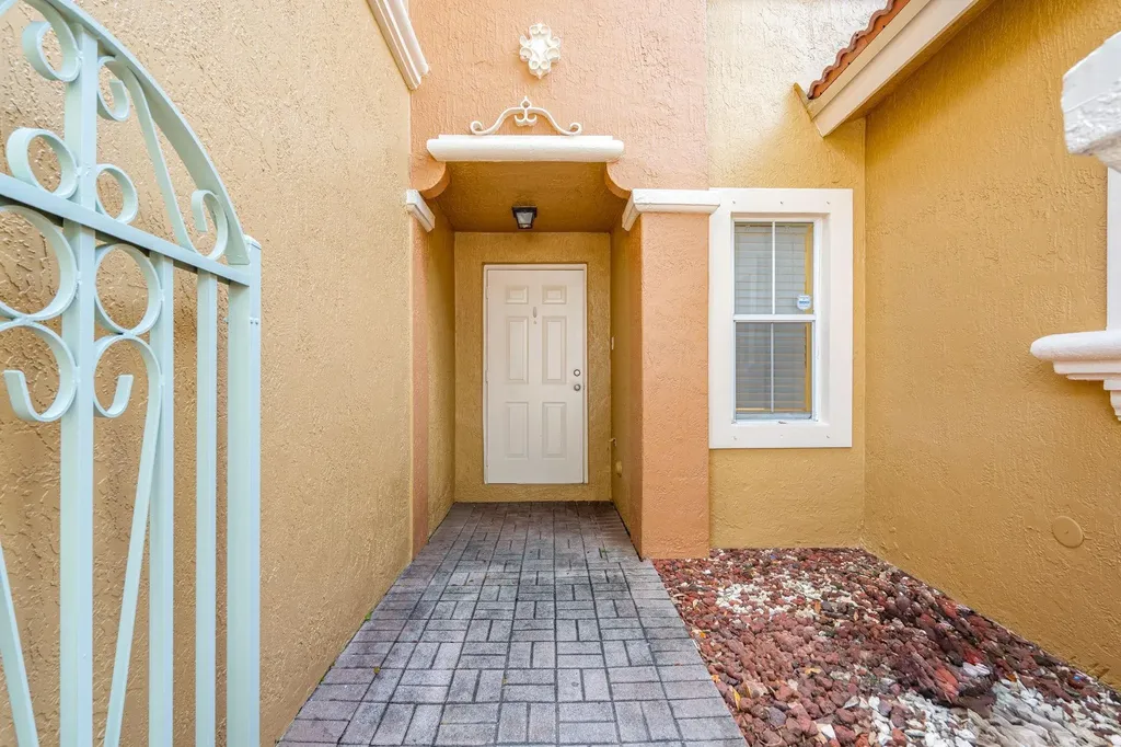 8520 NW 139th Terrace Miami Lakes FL 33016