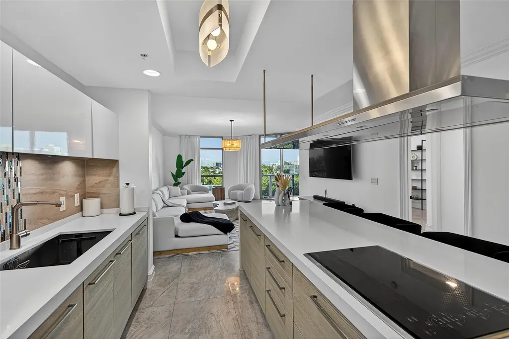 17301 Biscayne Boulevard Aventura FL 33160