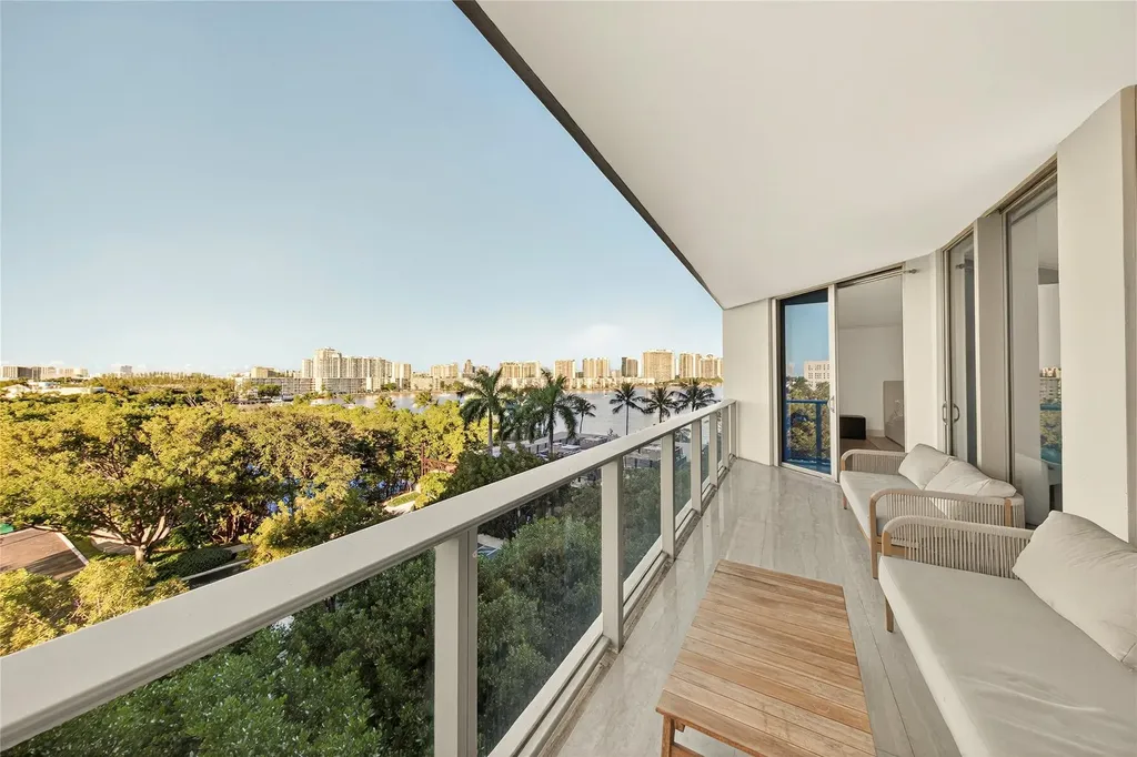 17301 Biscayne Boulevard Aventura FL 33160