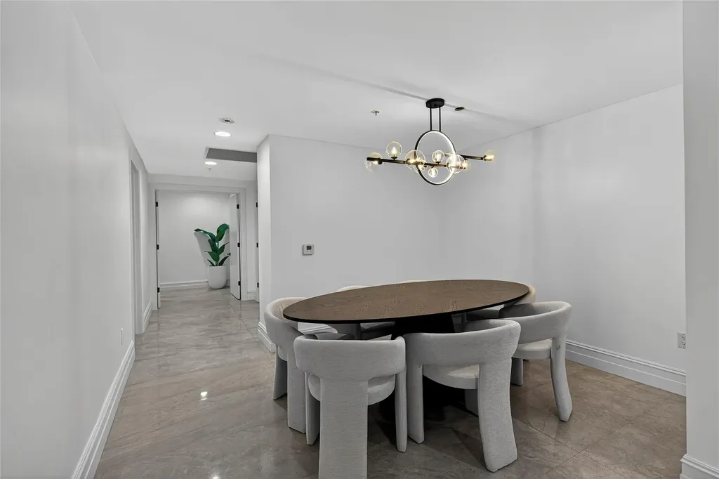17301 Biscayne Boulevard Aventura FL 33160