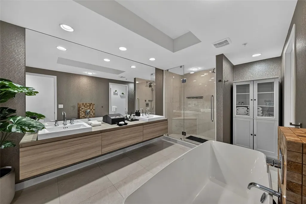 17301 Biscayne Boulevard Aventura FL 33160